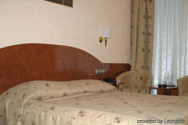 Hotel Carpati Nagybánya Szoba fotó