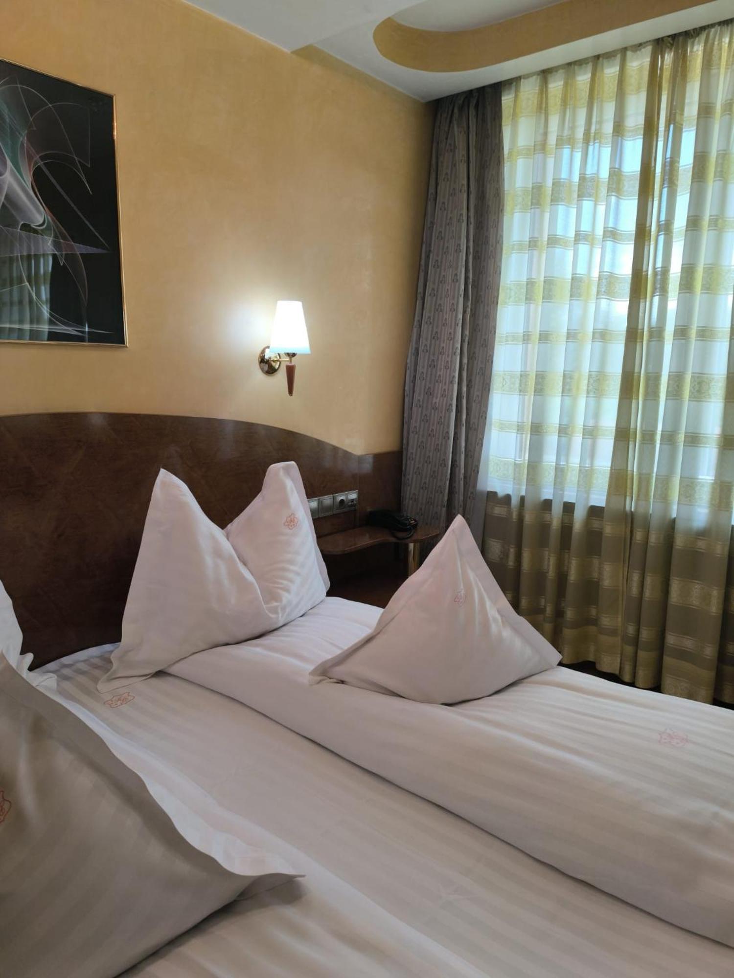 Hotel Carpati Nagybánya Kültér fotó