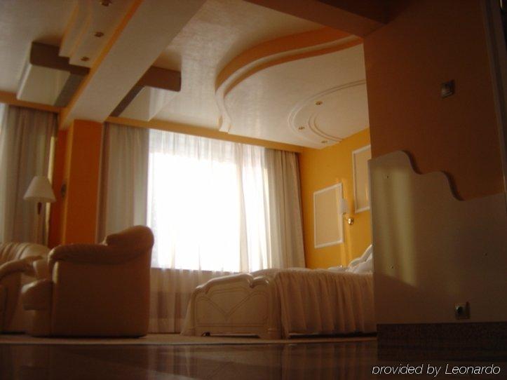 Hotel Carpati Nagybánya Szoba fotó