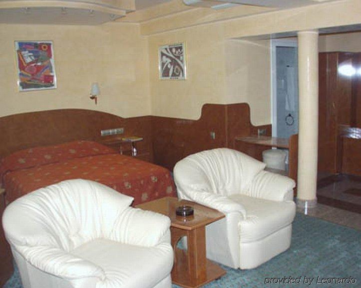 Hotel Carpati Nagybánya Szoba fotó