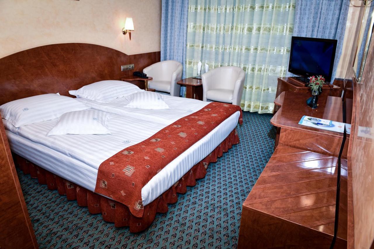Hotel Carpati Nagybánya Kültér fotó